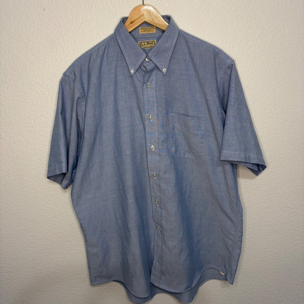 Vintage LL Bean Mens Blue Oxford Short Sleeve Button Down Shirt Made in USA 17